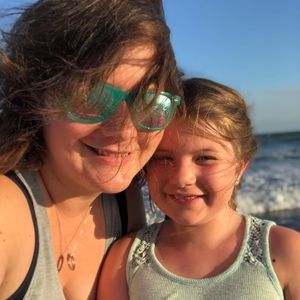 Meet your Posher, Larissa